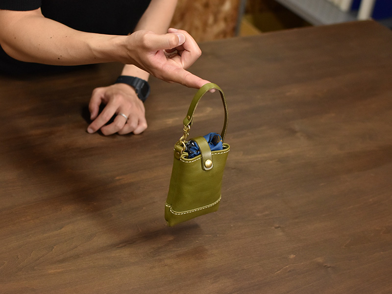 エコバッグ(青)とKM-142-M収納の様子2