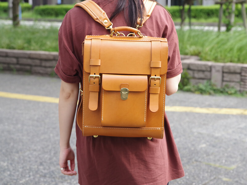 ビジネスリュックとカジュアルリュックのお話 ガロンリュック(R-100)