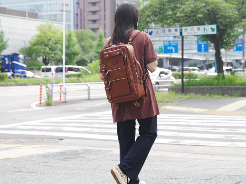 ビジネスリュックとカジュアルリュックのお話 2WAYスクエアリュック(R-66) 2