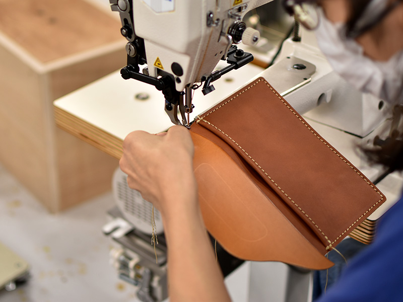 アーチハンドバッグ(Q-16)の内ポケット縫い付け