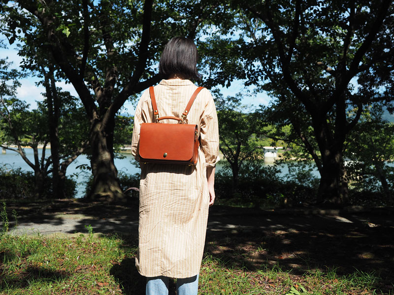 気ままにショルダー リュックレディース着用