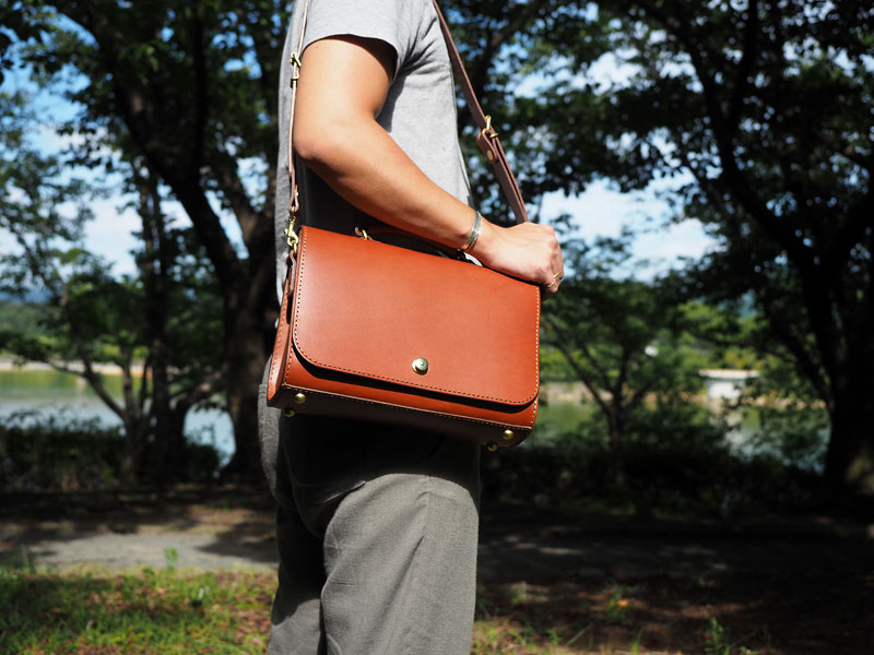 気ままにショルダー リュックメンズ着用