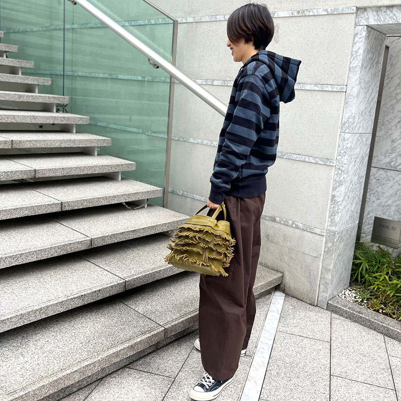 フリンジトート スタッフ野中着用2