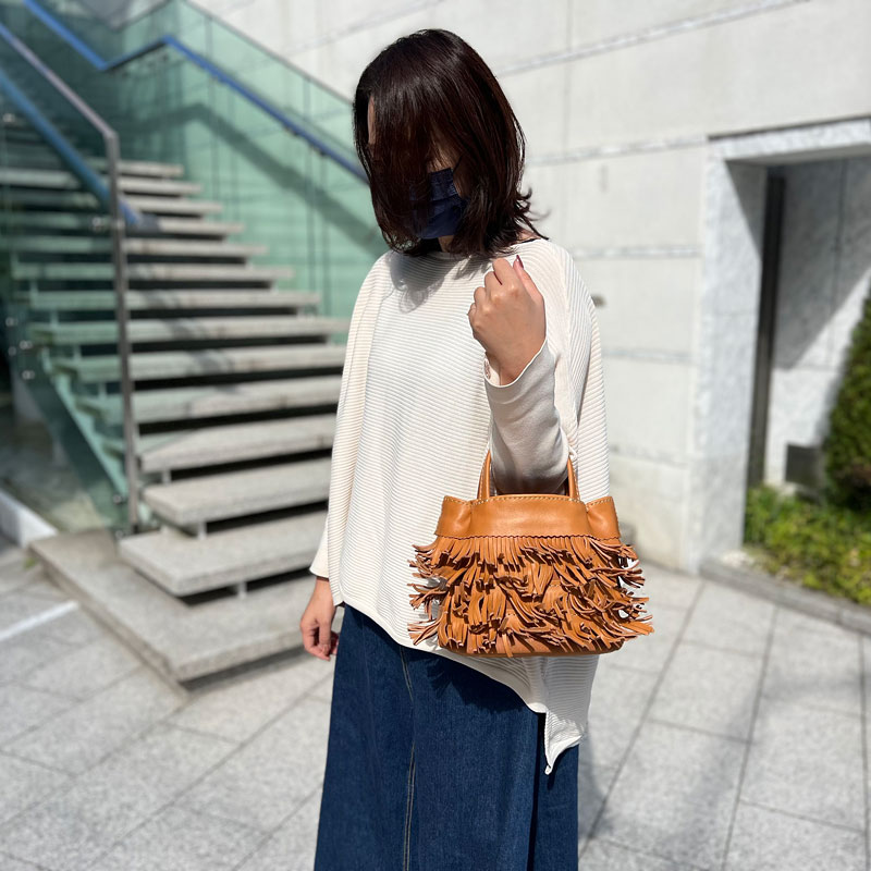 フリンジトート 本店スタッフ藤村着用3