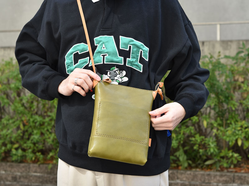 ショルダーポシェット(CP-37) 着用L