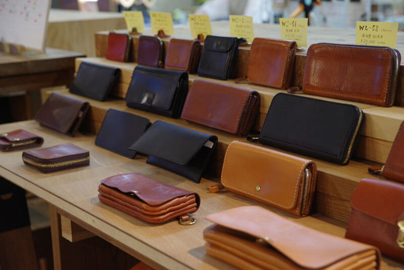 名古屋店 財布ディスプレイ2