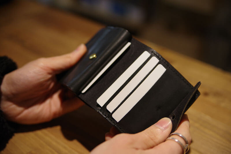 ギボシ留め二つ折り財布(GS-71) 収納感