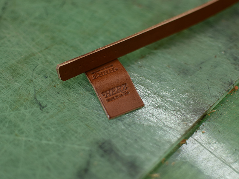 ソフト革のトートバッグ・縦型(T-205)/Lサイズ/キャメルの製作風景2