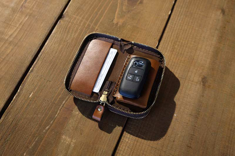 ダブルファスナーキーケース(AI-2335)　ポイント