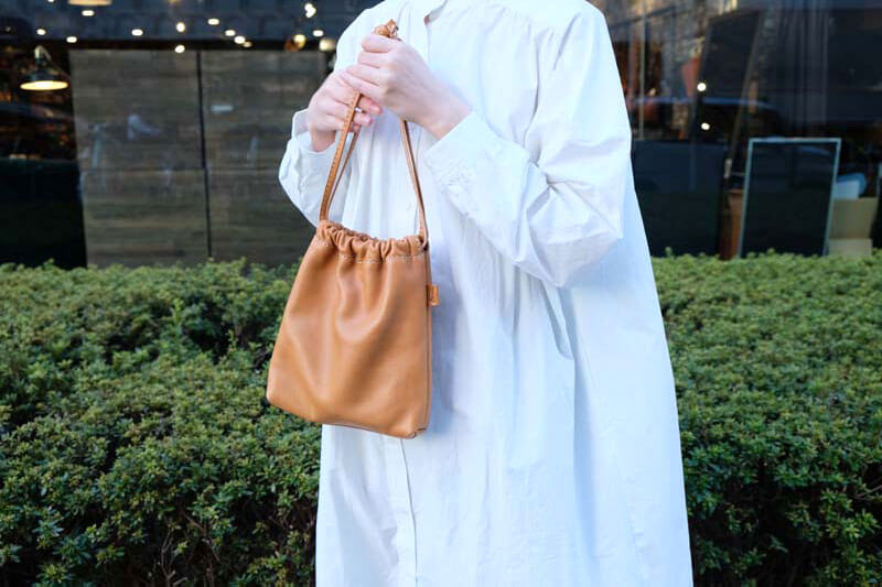 巾着風ポーチ(AI-2345)　着用例2