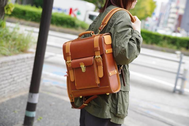 特ガロンリュック(R-100)着用2