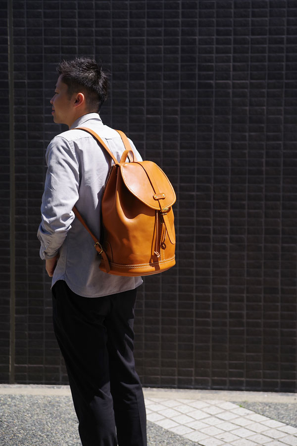 1本ベルトリュック(R-5)　メンズ着用2