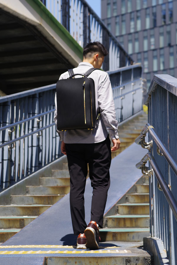 ブリックリュック(R-25)　メンズ着用3