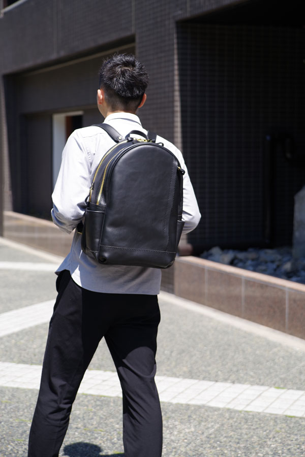 多機能デイパック(R-21)　メンズ着用