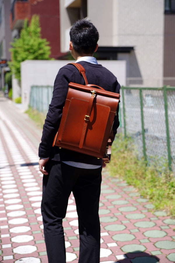 一本ベルトバレルリュック(R-26)　メンズ着用