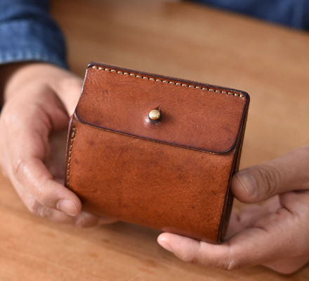 オンラインスタッフ:入間川愛用「ギボシ留め二つ折り財布(GS-71)」