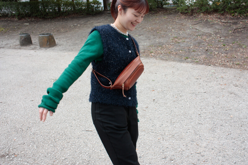 持ってもかさばらず歩きやすい