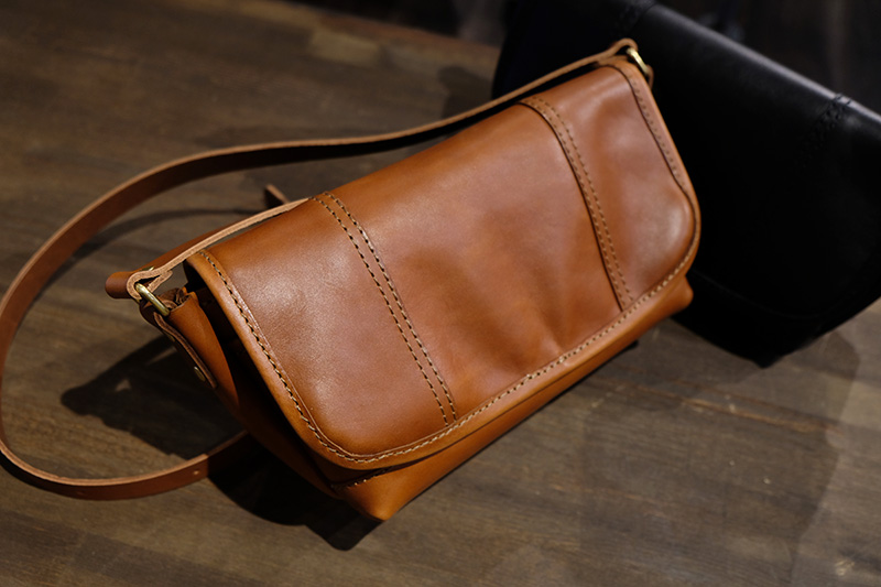 メッセンジャーバッグ(CM-100-S)　前面