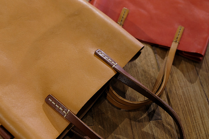 ソフト革のトートバッグ・縦型(T-205)　デザイン