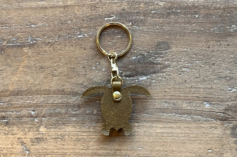 キーホルダー・ホヌ(BE-2542)　後面