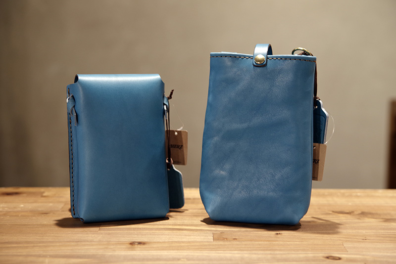 セルリアンブルーのポシェット2