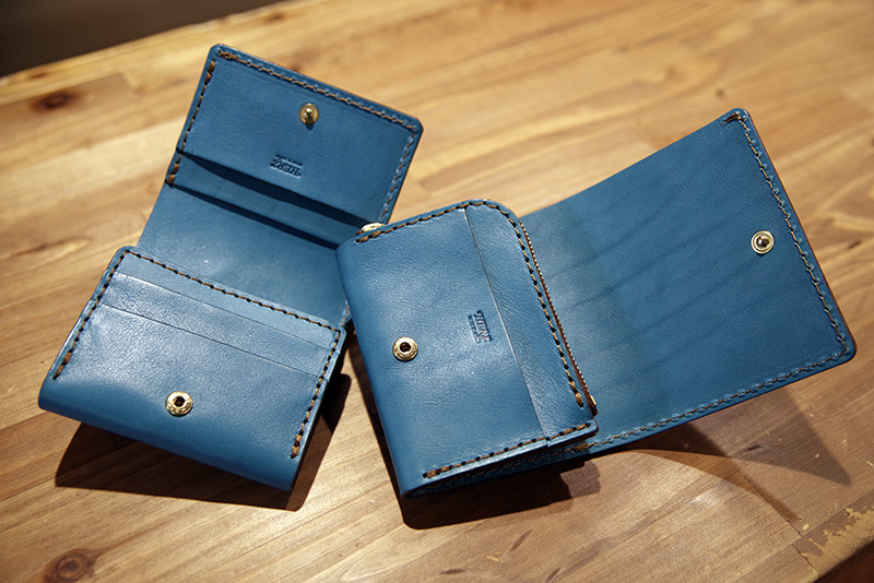 セルリアンブルーの革財布2