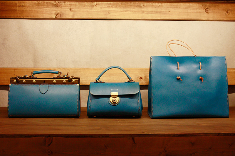 仙台店セルリアンブルー鞄のラインナップ4