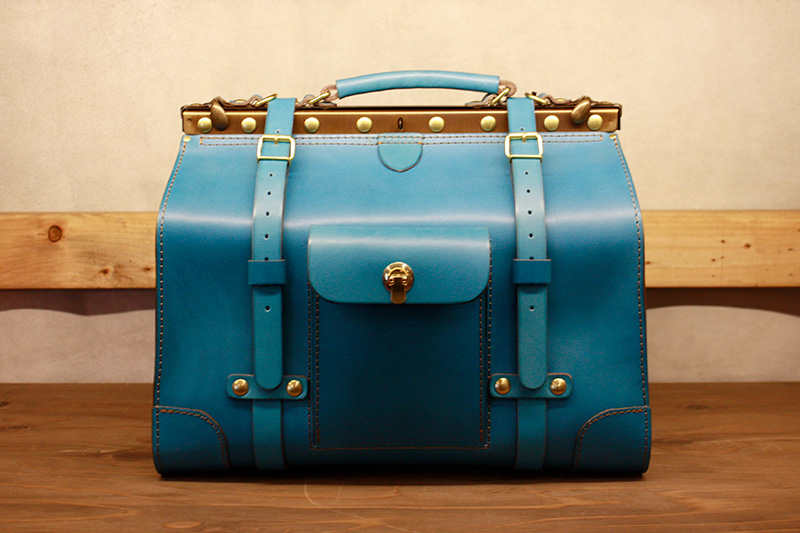 仙台店セルリアンブルー鞄のラインナップ6