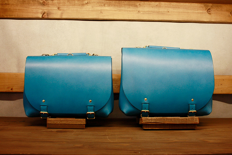 仙台店セルリアンブルー鞄のラインナップ10