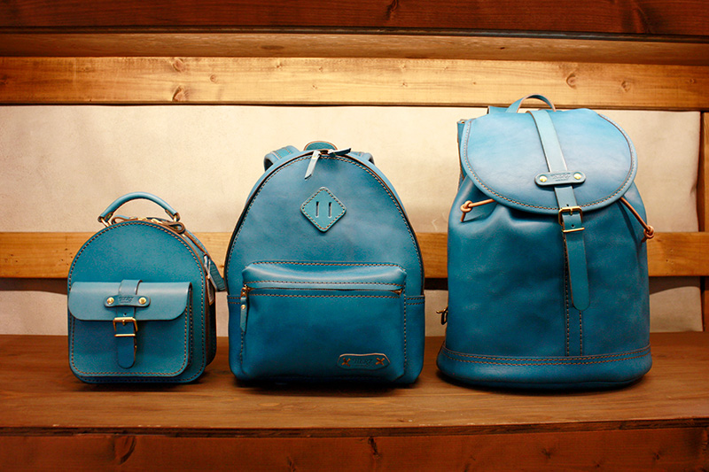 仙台店セルリアンブルー鞄のラインナップ11