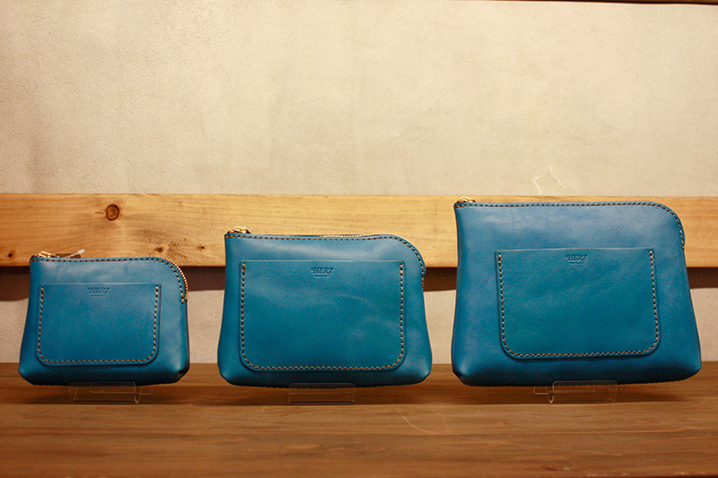 仙台店セルリアンブルー小物のラインナップ2