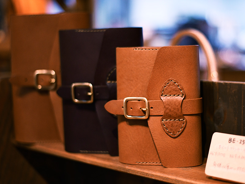 一本ベルトクラシカル手帳カバー(BE-2561)