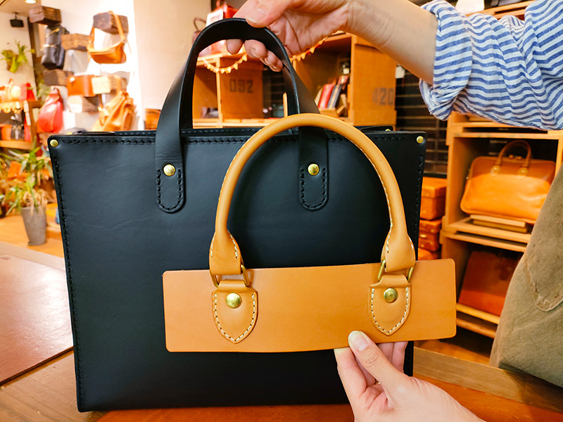 別の鞄の取っ手を当ててみた様子2