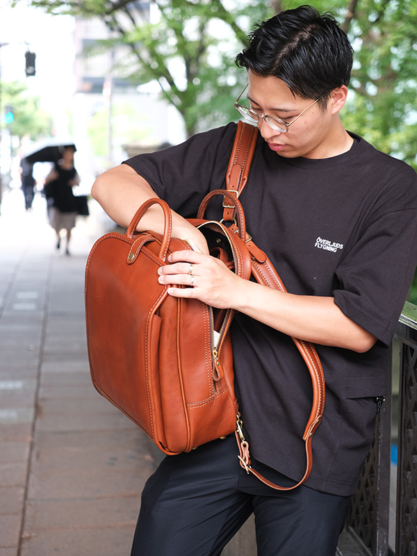 GUSUCIO・グスチオ(ASB-2517)チョコ/メンズ着用4