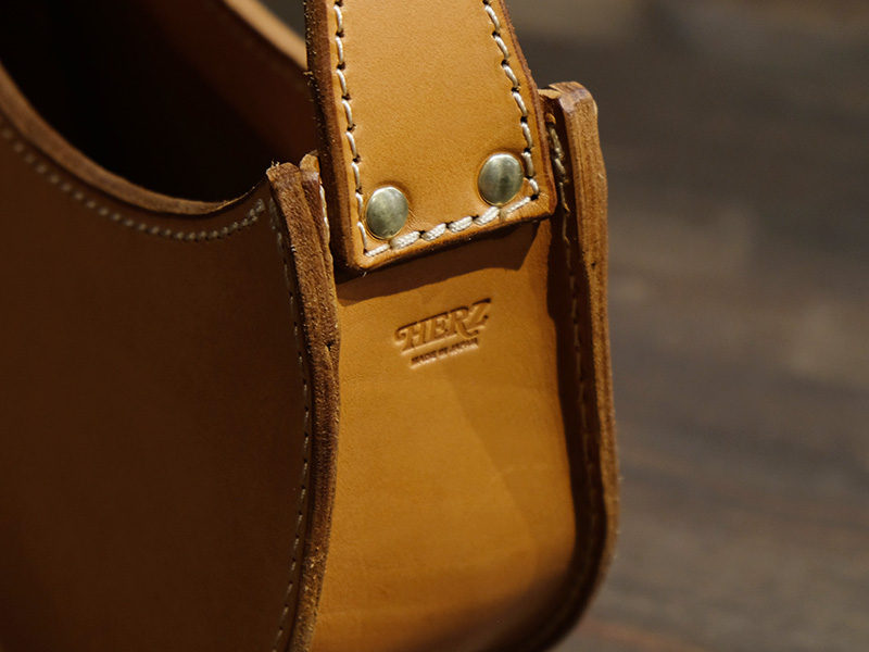 三日月ハンドバッグ(ASB-2515)HERZ刻印