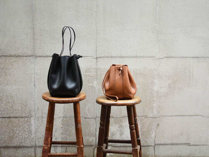 ② ホリデイ2WAY巾着ハンドバッグ