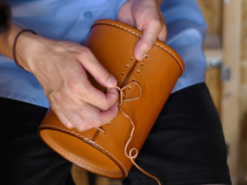 マルチボックス(ASG-2547)革紐の通し方