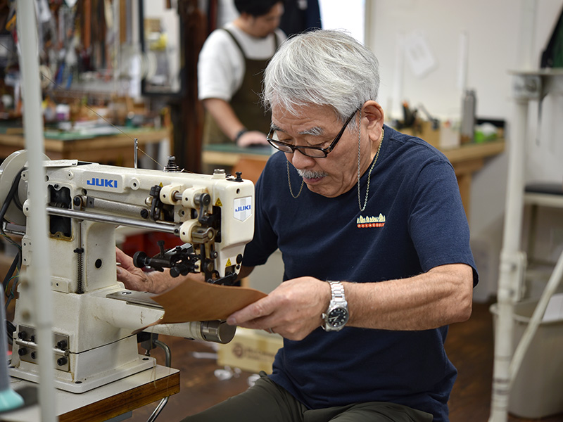 創業者近藤の製作風景