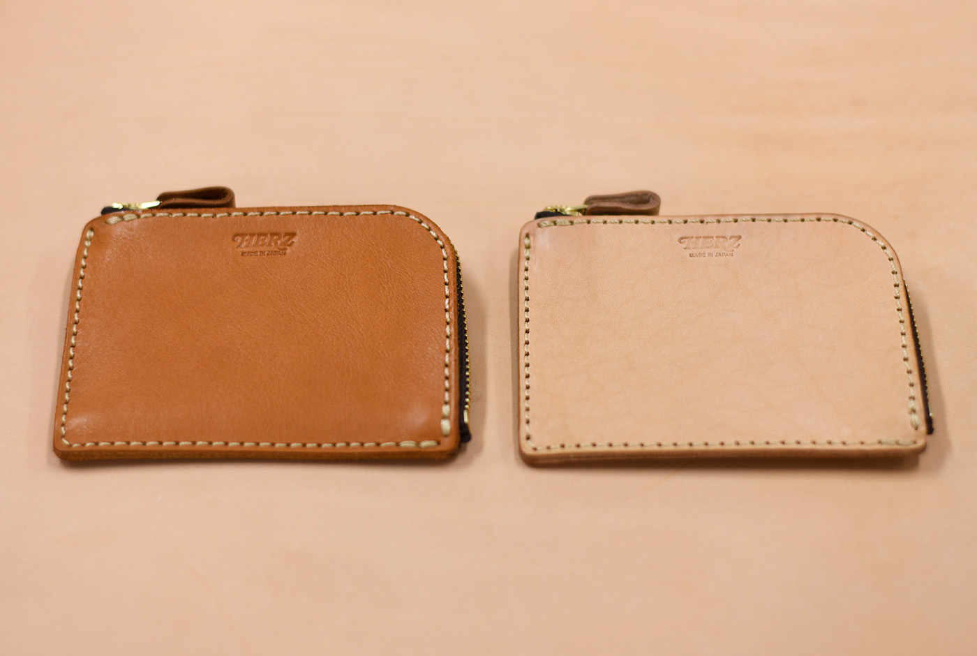 ヌメ革の経年変化の様子（新品）