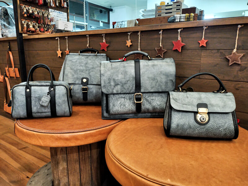 アラスカブラック×定番ブラック(黒糸)