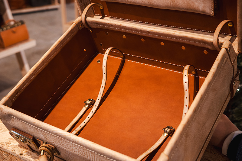 札幌店アラスカラインナップ/トランク(TR-1)5