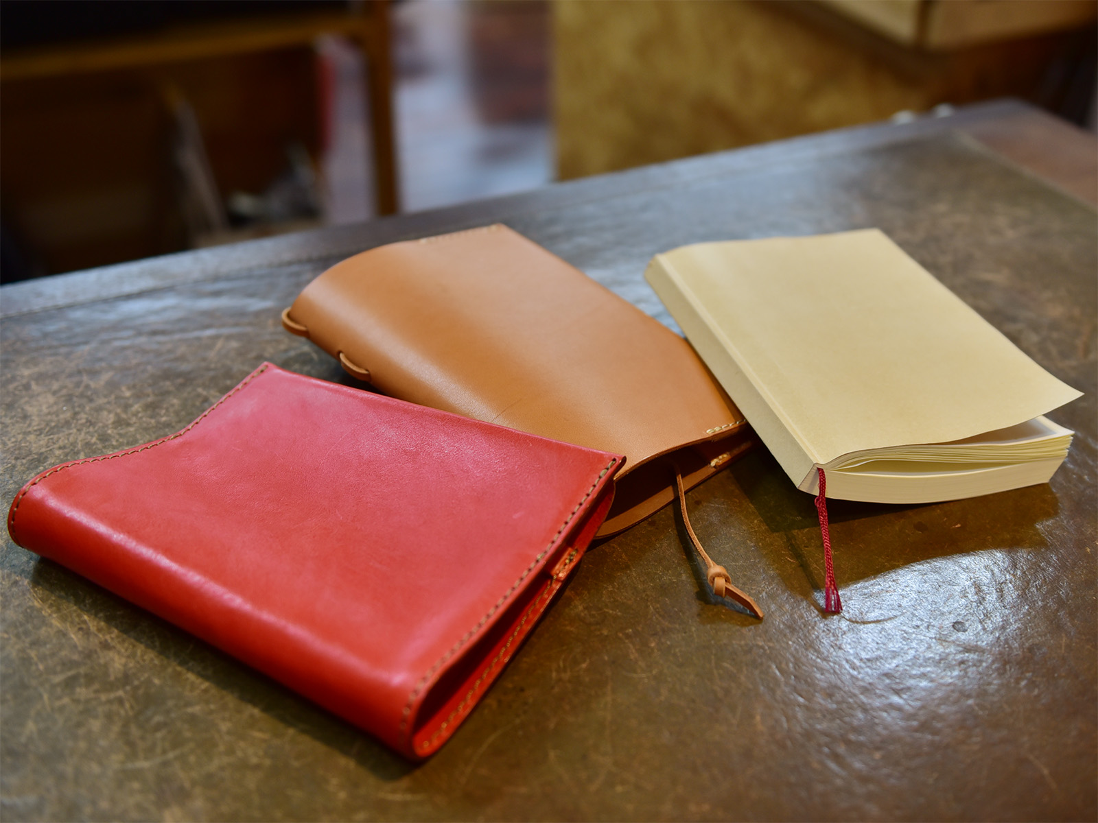 単行本サイズのブックカバーを検討中です