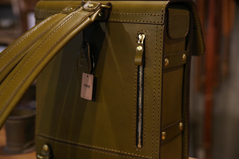 10・ガロン「テン・ガロン」(NGY10-02)　後面