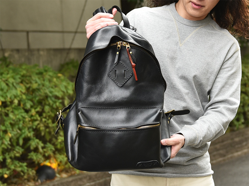 愛用のデイパック(R-93)/L/ブラックと斎藤2