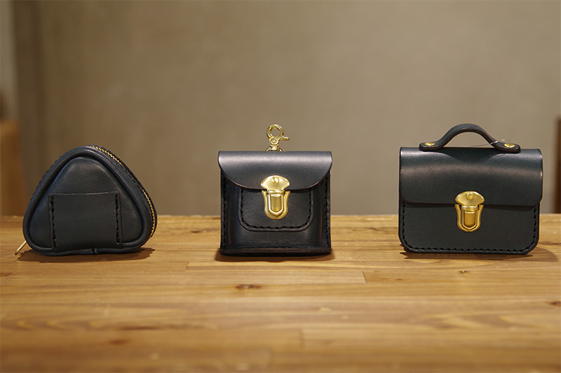 おにぎりポーチ(KF-3)、カバンひっかけミニポーチ(KF-4)、ミニチュア鞄(KF-14)※ミッドナイト