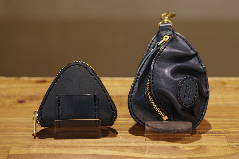 おにぎりコインケース(KK-4)、ギョウザ型小銭入れ(KK-135)※ミッドナイト