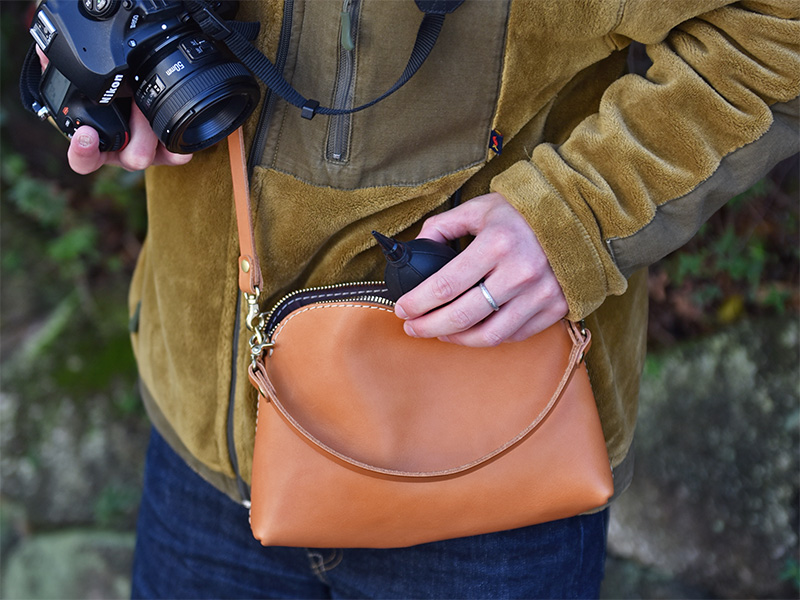 ラフポシェット(CP-14)を着用して撮影3