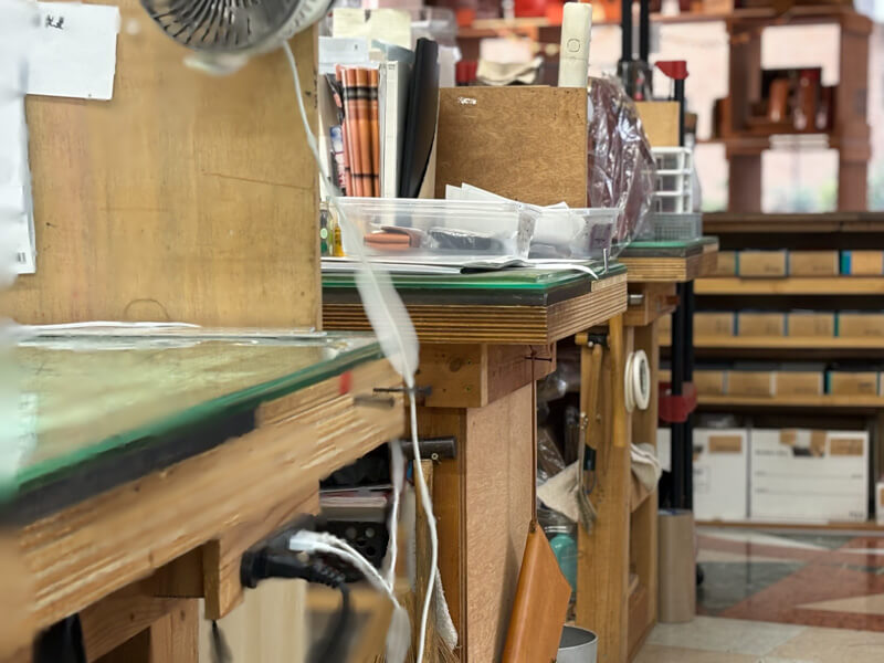 博多の工房の机