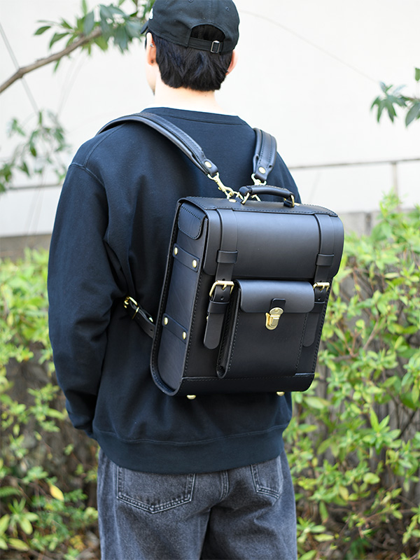 ガロンリュック(R-100)/ブラック/メンズ着用